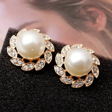 Exquisite Pearl and Shiny Leaves Earrings | Gold